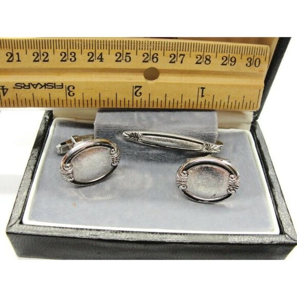 Foster Cufflinks Set Tie Bar Silver Tone Textured Finish Shirt Suit Vintage IOB - Picture 7 of 9
